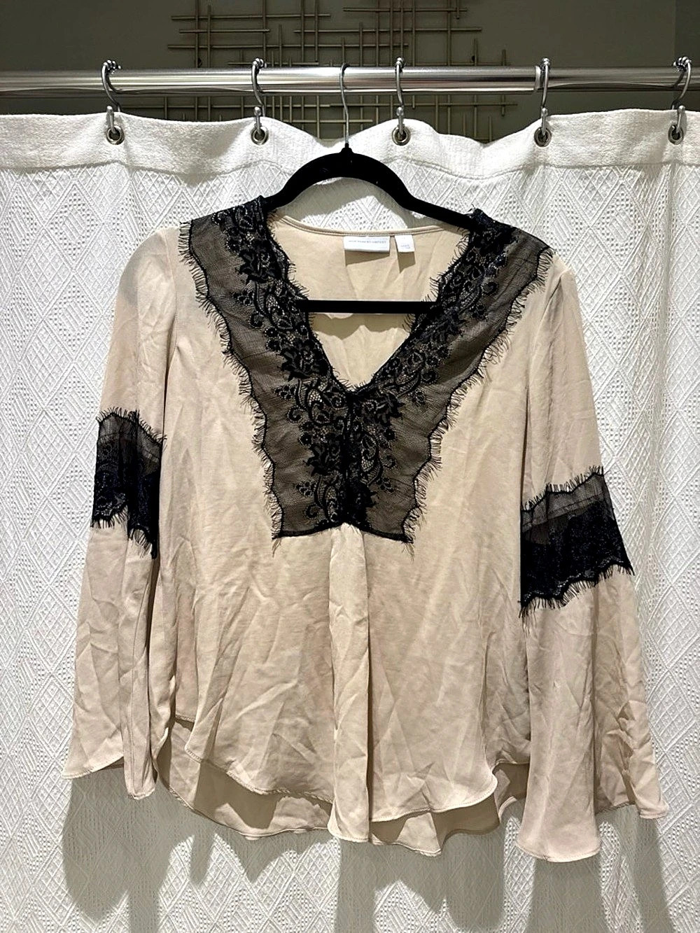 New York & Company Lace Trim Bell Sleeve Blouse in Cream & Black Size Medium